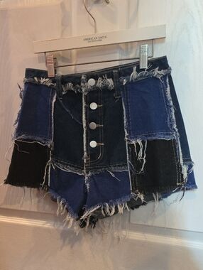 Two-Tone Patchwork Frayed Denim Shorts - Blue/Black